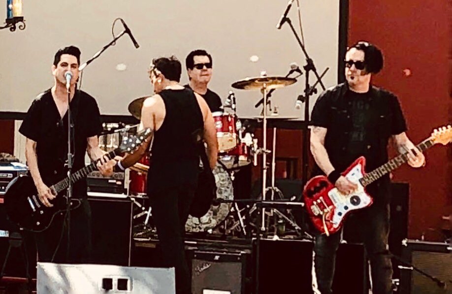 MarkGThwaite's tweet image. Had a blast playing some of those classic songs with you last year @LolTolhurst !