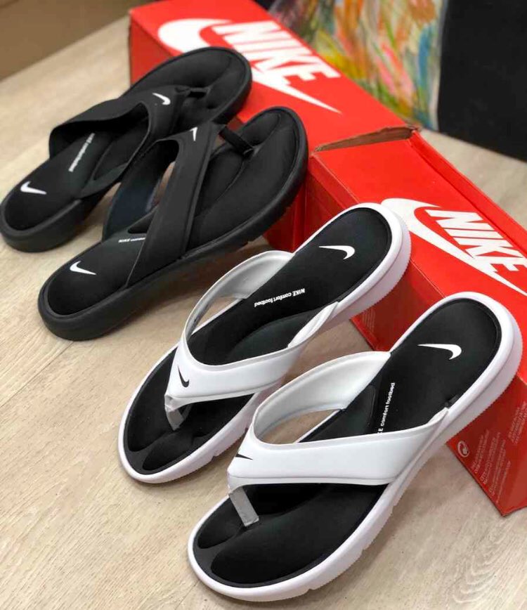 Hope you had a great night??? What do you think, if you have this right in your car? You can wear any time and anywhere Item: Nike slippers Price: 15kSize: 40-45Available for immediate delivery.Please send a Dm to order