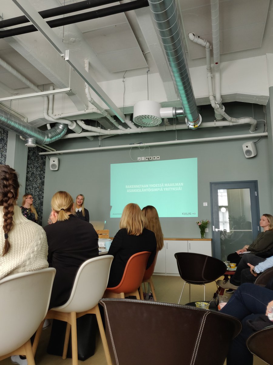 Aamu päättyy yhteiseen missioon: Rakennetaan yhdessä maailman asiakaslähtöisimpiä yrityksiä. Kiitos kaikille asiakasaamuun osallistuneille!

#KuulasHelsinki #BrändienTulevaisuus