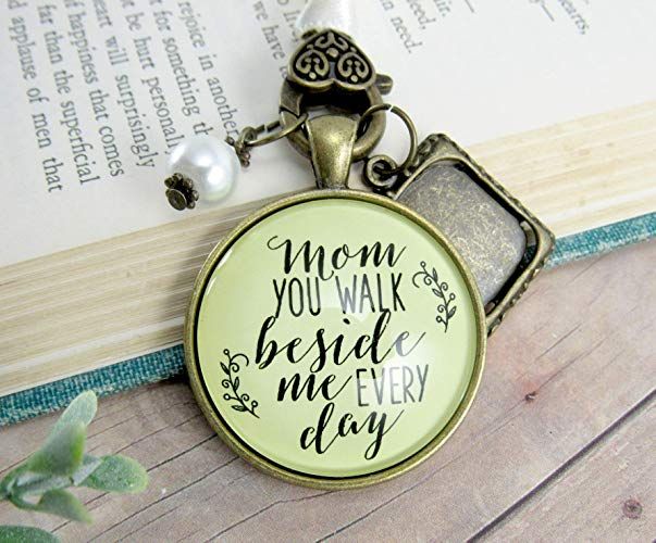 CyprusBus's tweet photo. 🤰🤱 May 9th - Mother's Day - The #first Mother's Day was #celebrated in 1907.
-
A presidential proclamation set the official #date for Mother's Day to be celebrated on the #second Sunday in #May #every year. 
-
Tag your mommy Brides with love! 👼 💐 #bride #mother #day #future https://t.co/sIaIZSMZbj
