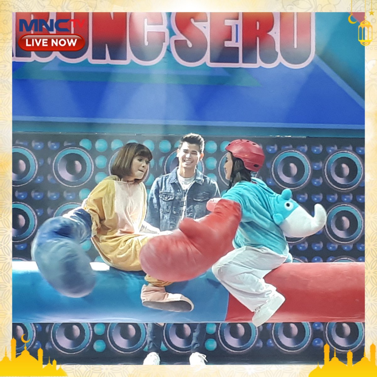 Official_MNCTV's tweet photo. TARUUUNG SERUU...HUUUH...HUUJ..HUHHH
.
.
Pertandingan sengit antara @bangbily melawan @fero_walandouw dan @chikajessica88 melawan @cita_citata ! Siapa yang mampu jadi juara? So stay tune di #ItsShowtimeINA https://t.co/ZikpxLBqWF