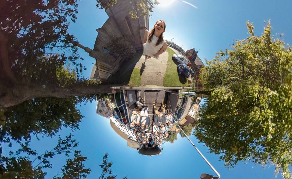 ioutheatre's tweet photo. Our Rear View 360 film has been reviewed by film festival  @OnlineTMFF "directors David Wheeler and @antilimited recreate an intimate micro-universe..", "imperceptible detail that triggers genuine emotion.."
You can watch it here https://t.co/8Gg7kTYfYv #iou #rearview360 https://t.co/YTB7nLbQ09