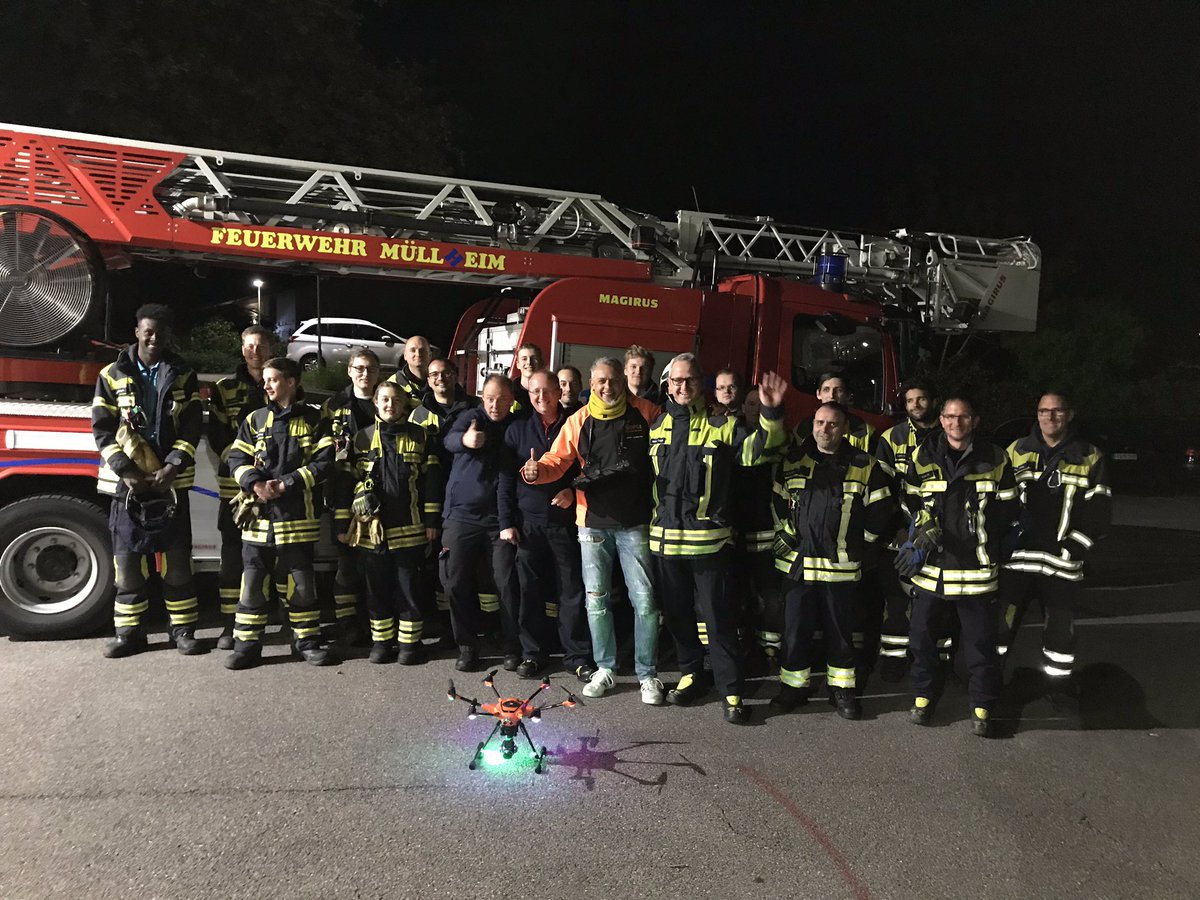 CrewDpo's tweet photo. More and more firefighters confirm that our DPO Crew bootcamp is the training for Drone Pilots. We are proud to receive the badge of honor 🥇 Thanks Müllheim City
@romeoch  @Emergency_Life @FFMagazineChile #dronesforgood #droneforsafe #dpocrew #drones #Drohnen https://t.co/FtrGxAo59k