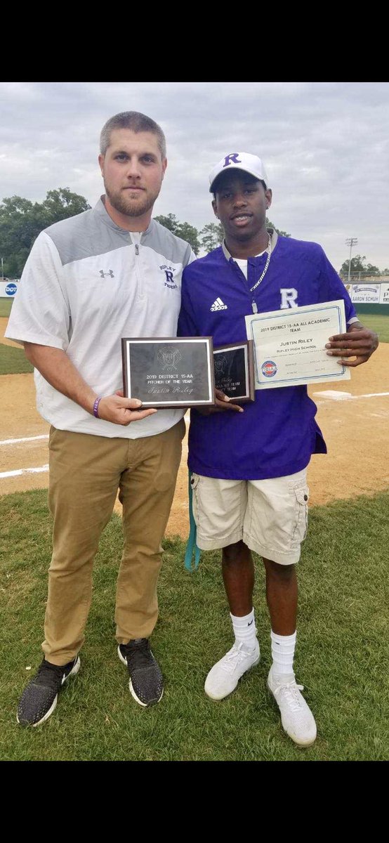 RHSBASEBALL23's tweet photo. Senior LHP J. Riley is the first Tiger of the past four seasons to be named District 15AA Pitcher of the Year! 

#GTG https://t.co/kHHAiSh7dG