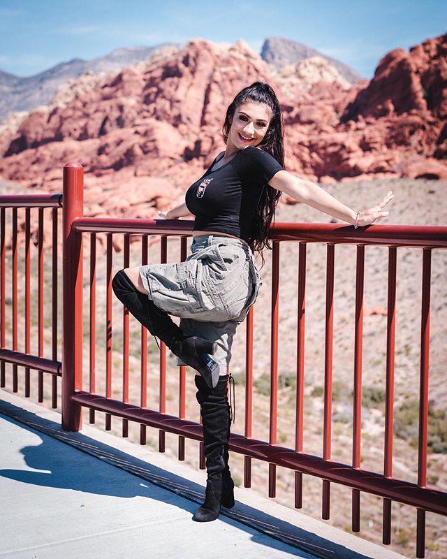 RealSpillNation's tweet photo. be you. 📸: @on3trackmind •
•
•
#explorepage #realspillnation #Instafashion #brandapparel #ootd #inspo #fashion #chic #90s #90sfashion #hiphop #dance #heelsdance #lasvegas #heels #ladiesroomlv #cincodemayo #fitness #photography #photographer #onetrack… https://t.co/6zpf21usfK https://t.co/FOAnu7SMeE
