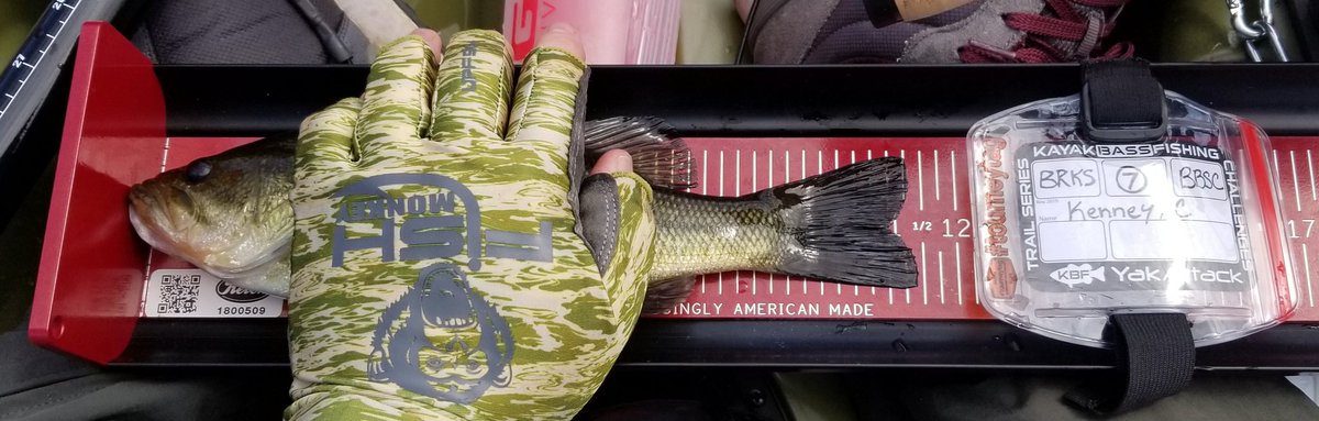 SonsofLibertySV's tweet image. Yesterday I fished the Knockout Series for Massachusetts Kayak Bassin w/RJ alves. It was a rough day but I emerged victorious with 2 bass. @KayakBassFish @RadfishLures @tourneytag @FishMonkeyGear #tourneyx #ketchboard #bananasarmynavy #rockyledgetackle #mgcfishing