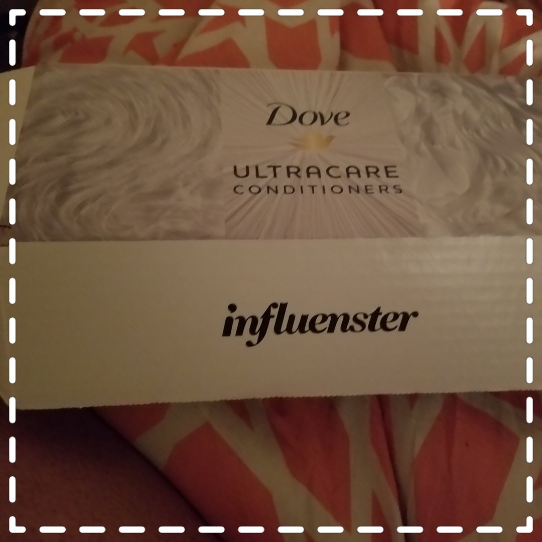 I just received my complimentaryDove Ultracare Conditioner Voxbox.