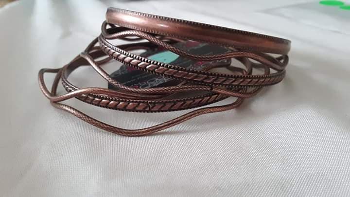 BeyondPaparazzi's tweet photo. Bracelets $5 https://t.co/nJEtKtdNCS