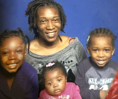 McD180's tweet photo. 🙏🏽 Andrea Nadine Pollidore is pictured with her children (clockwise from far right) Andre, Brooklyn and Nakaira. All four died in a #Harlemfire early Wednesday 🕯 #Harlem #RIP Angels (Obtained by Daily News) https://t.co/uvcI8ekf6D