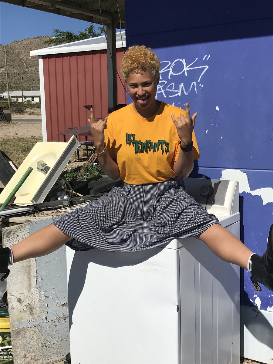 MikeFaiola's tweet image. Friends and music lovers please give us a follow on ig at @lesenfantsband for more pics of our righteous singer and spiritual engine, Ruby. Thanks. :)