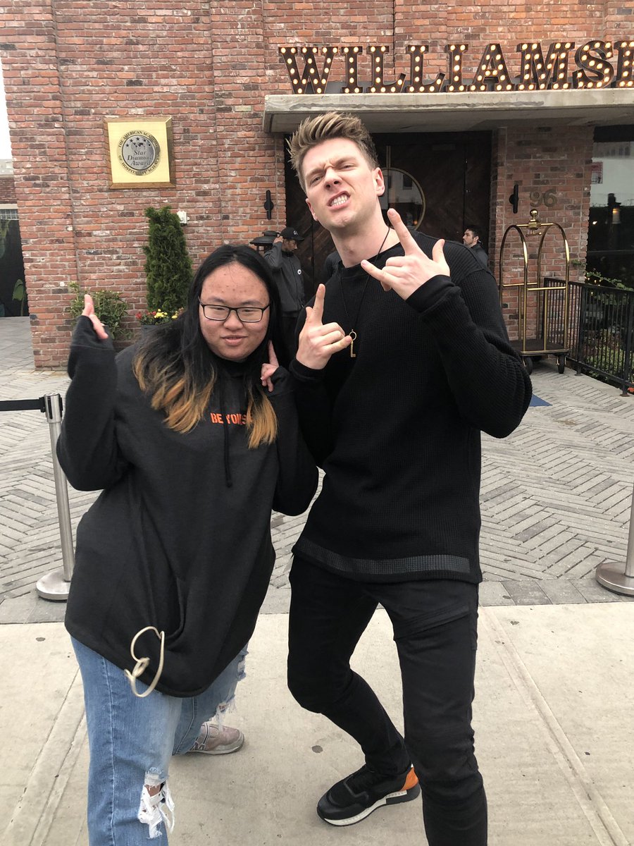 splatgurl227's tweet image. Happy birthday @CollinsKey  u already know this keyper loves u #keyper