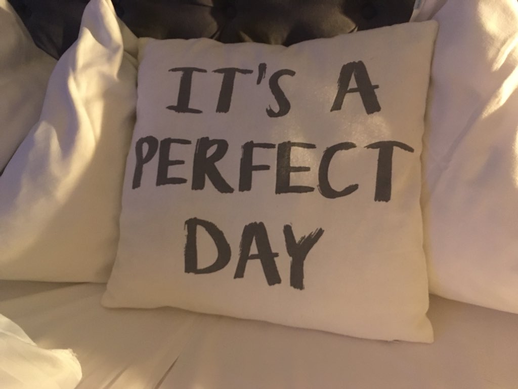 Bin gespannt, ob die Prophezeiung des Hotelzimmer-Polsters eintrifft.