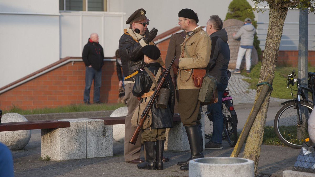 radiokoszalin's tweet photo. Koszalinianie uczcili 74. rocznicę zakończenia II wojny światowej piknikiem patriotycznym
https://t.co/7kWagllJI7
@radiokoszalin #koszalin #piknik #patriotyczny #ptaki #hasior https://t.co/CRCyPsF6Ls