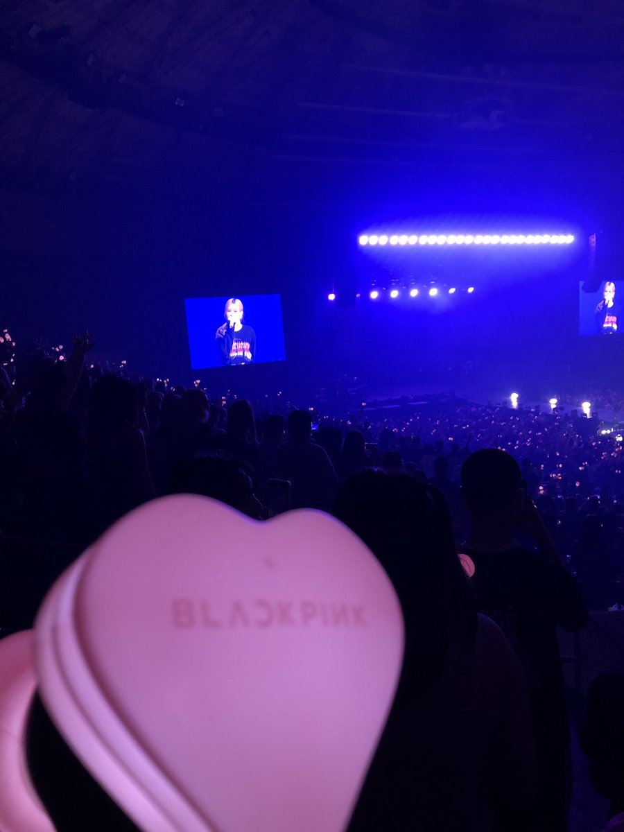 lisabeann's tweet photo. a moment to remember 🖤 #BLACKPINKinFORTWORTH https://t.co/FPNt21FvL5
