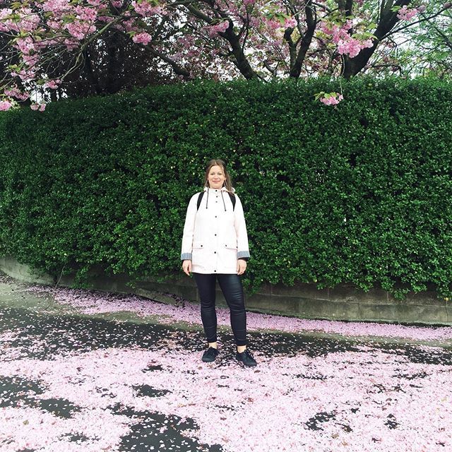 lifestyledbyj's tweet photo. I’ve got a lot of wears out of this rain mac lately but I don’t mind, it’s lovely 💕 I do hope summer will soon come back, I need the sun so I can produce extra vitamin D ☀️ How’s your week going?
.
.
.
#whatiweartoday #iamwearing #ootdfash #makeyousm… https://t.co/Upn6CUOsob https://t.co/muEtOGSruc