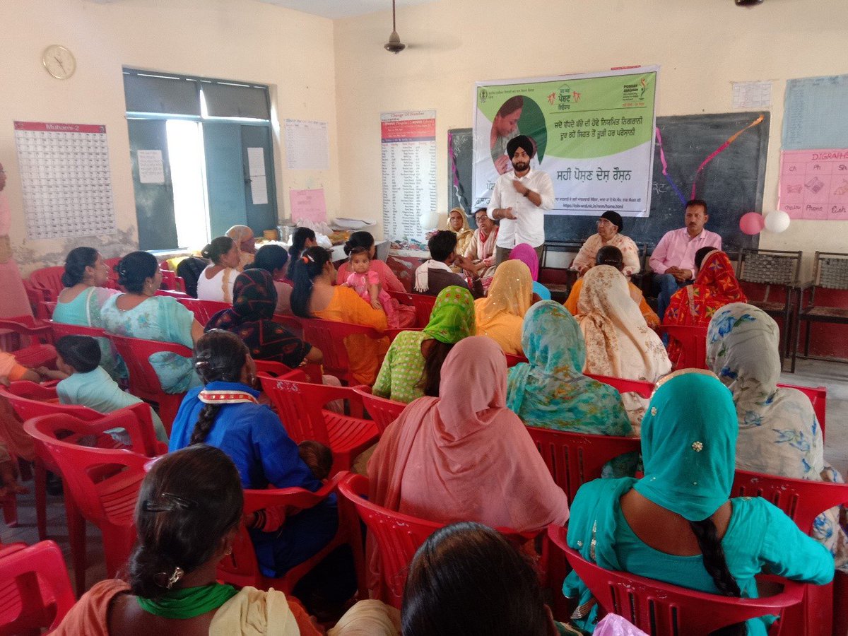 PoshanMoga's tweet photo. SBP Moga, Hasan Pandher delivering a seminar during a CBE, emphasizing the importance of mother's nutrition and motivating people to join in with the governments efforts #POSHANAbhiyaan #sahiposhandeshroshan @MinistryWCD @dsswcd @SPreraks @NITIAayog https://t.co/PrfQ5OsZ8E