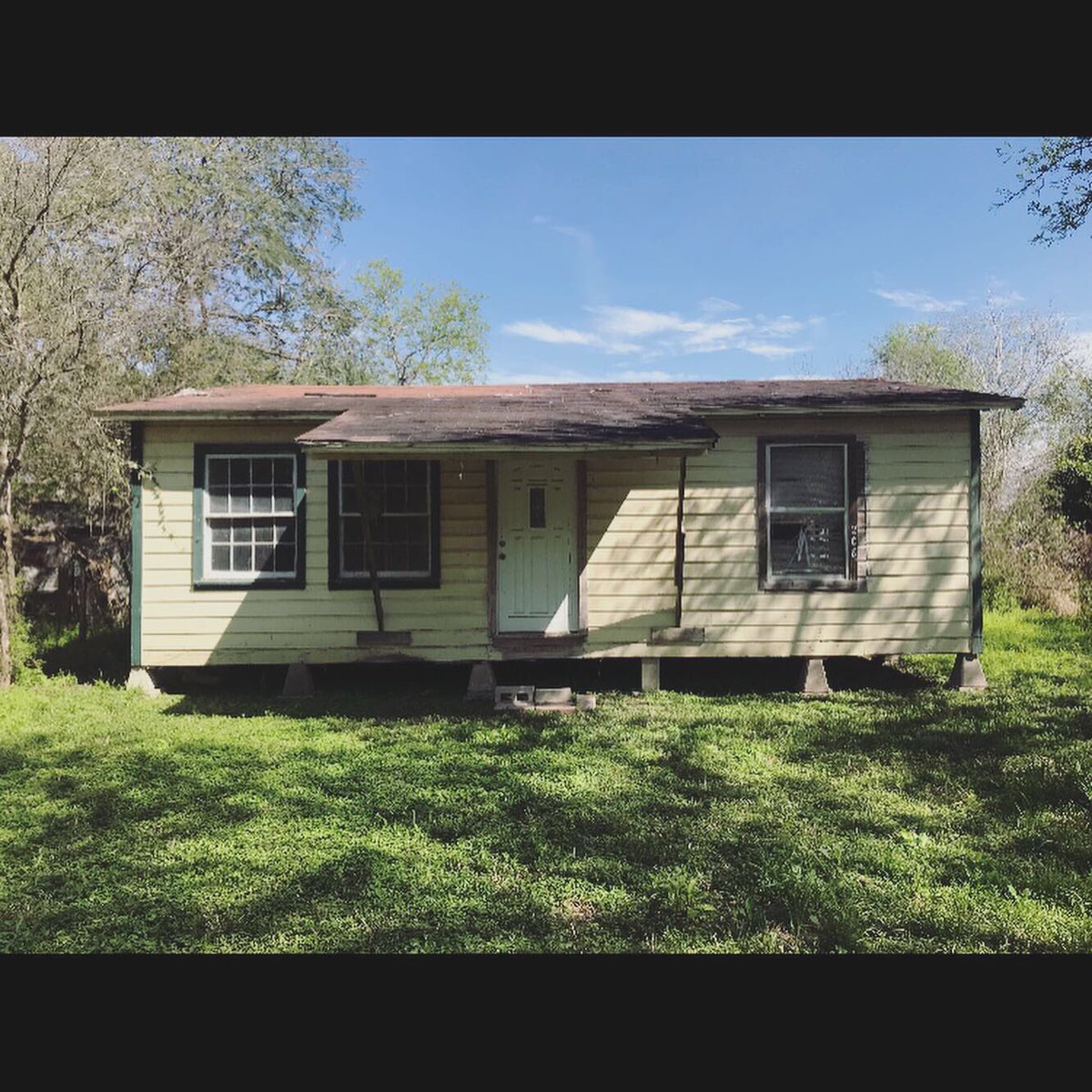 CapitalCabrera's tweet photo. Quite possibly another project that we will be taking on! Only if the price is right though!! Contact us to get involved with the projects that we are currently working on now, or this one if and when we purchase it! DM or Email. #RealEstate #CabreraFinancialCapital #Flipping https://t.co/s3MXPxa8tW
