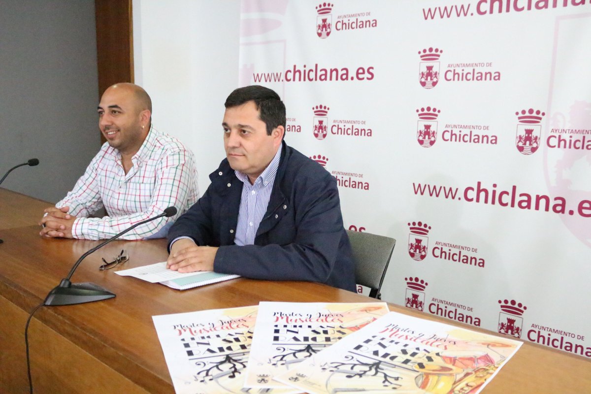 ayto_chiclana's tweet photo. Los Martes y Jueves Musicales comenzarán a finales de mayo en los establecimientos hosteleros del centro #Chiclana @Adriancomotu @hostchiclana https://t.co/1sDBYn4xx5 https://t.co/NFIp3PzOc0