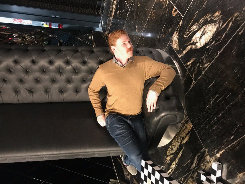 Meritt On Twitter Giving New Meaning To Casting Couch Can T
