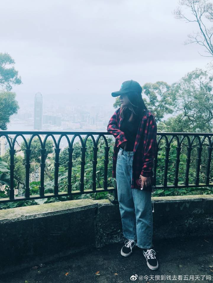 人前人后一个样hashtag On Twitter