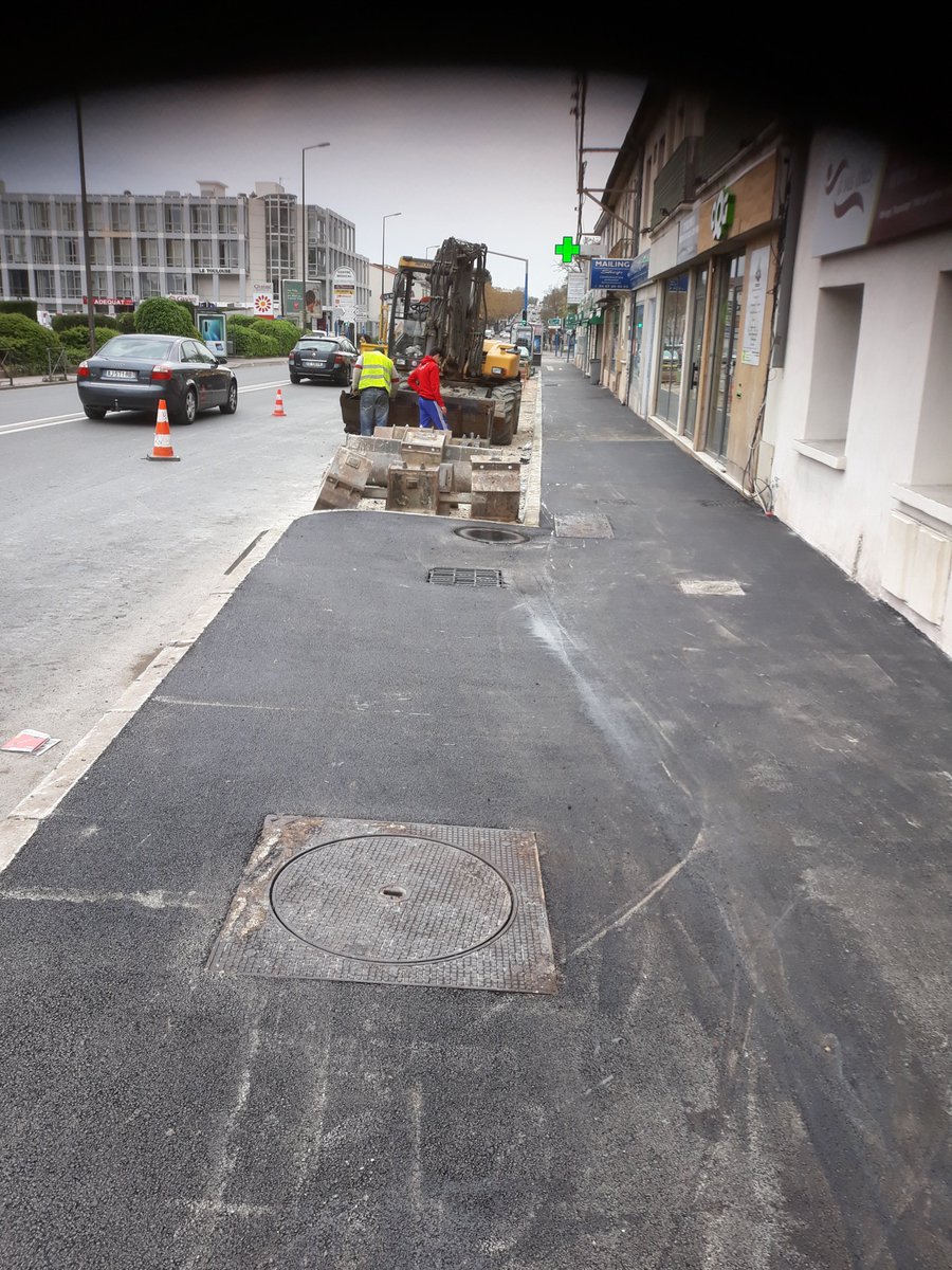 ChefEIFFAGE's tweet photo. Travaux d'entretien Spie Batignolles - Malet : Avenue de Toulouse Mars 2019 , Réfection des Trottoirs 
#MONTPELLIER
#MONTPELLIERAUQUOTIDIEN
#VOIRIE
#EMBELISSEMENT
#TRAVAUXROUTIER
#RENOVATION
#ACCESSIBILITE
#TRAVAUX
#TRAVAUXPUBLICS
#HERAULT
#BTP
#CADREDEVIE https://t.co/QG0r7Ms51p