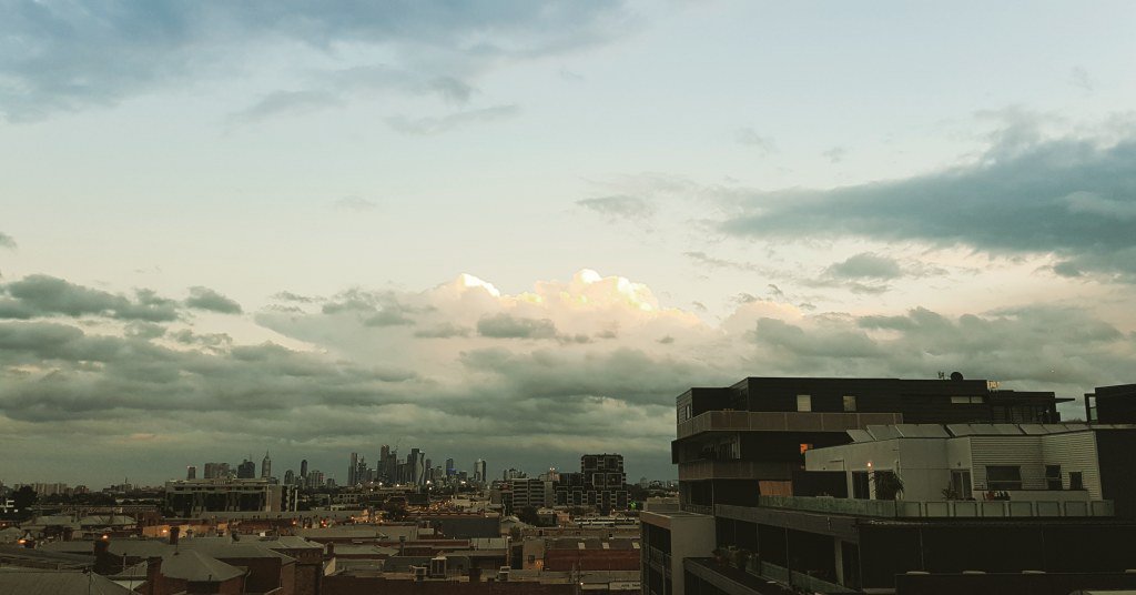 ArmeniaBoyle's tweet photo. 9th May – Balcony Man https://t.co/o0bZHpHE81 https://t.co/uipVIS48He