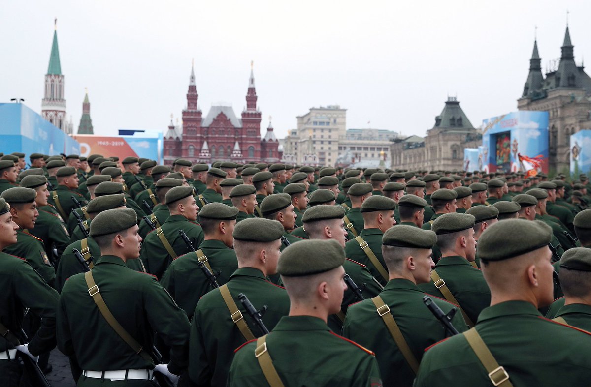 Военный парад 24. Солдаты на красной площади. Военный парад. Военные на красной площади. Военнослужащие на красной площади.