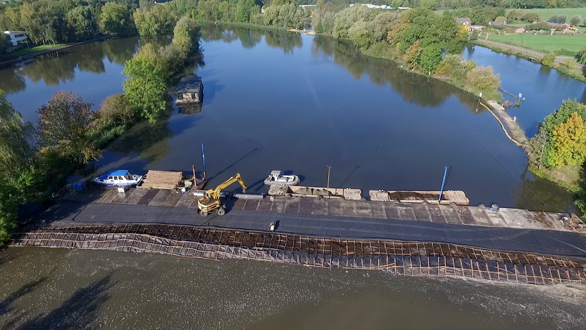 TijhuisNieuws's tweet photo. Hans Tijhuis geeft 16 mei met @Waternet een presentatie over het project "Isolatie voormalige zandwinput 't #Slijk". Kom naar het symposium @BodemBreed sessie 5.3. Hier hoor je meer over de #innovatievetoepassing van bestaande technieken om de #sterkeverontreiniging af te dekken. https://t.co/0DNh7hGoga