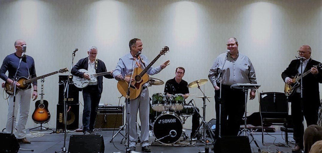 JennHagen1's tweet image. The Garage Band was rocking the @SaskChamber House last night in #Regina. Great to see @ReginaChamber CEO John Hopkins #TakingCareofBusiness #GoJohnnyGoGoGo