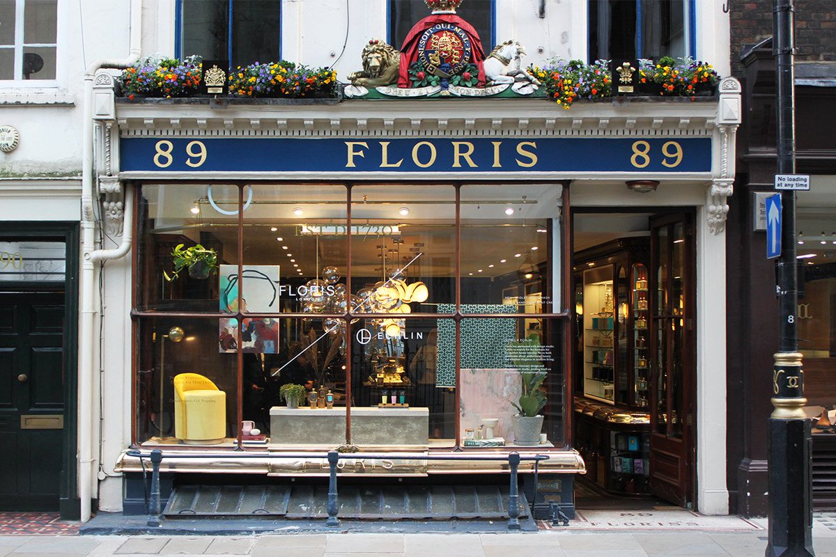 RMRealtor's tweet image. RT MartynWDesigns: Two dream brands - FlorisLondon partners with echlinproperty to explore the formula for the perfect internal space at their iconic London store: martynwhitedesigns.com/blogs/design/f… #echlin #floris #interiordesign  #decoist #losangeles #RMRealtor