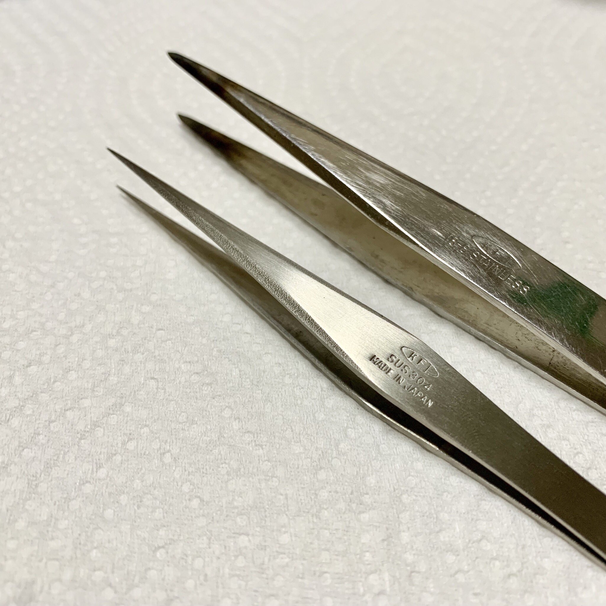 しわさんじゅうに つまみ細工をしている家族が新調したピンセットを興奮気味におすすめされて触ったら感動もので どこのメーカー 私も欲しい と側面みたらまさかの私が愛用中のメーカー製でした やっぱりこのメーカーか と興奮しました Kfi幸和