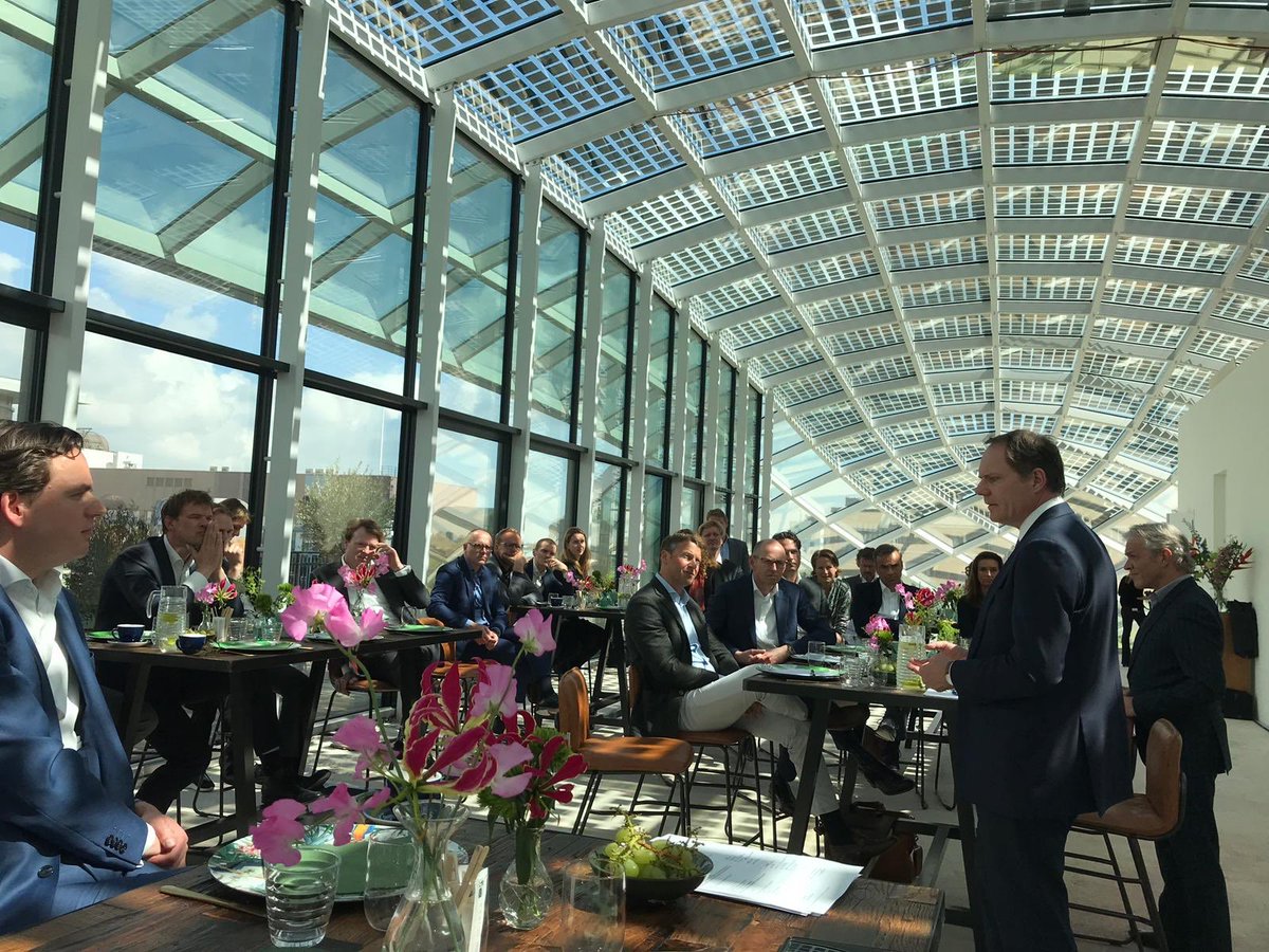 Interessante #discussie met #investeerders over nieuwe #kantorenstrategie en de 500.000 m2 (70 voetbalvelden) aan nieuwe #kantoren die we gaan #bouwen