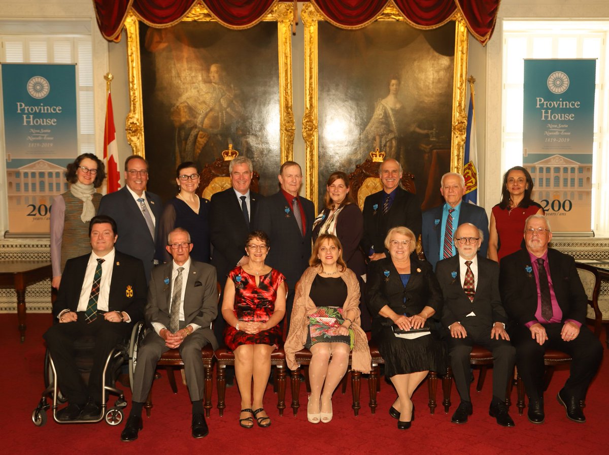 OAAF_NE's tweet photo. Dix membres de la communauté acadienne et francophone ont été reçus dans l'Ordre de la Pléiade lors d'une cérémonie qui a eu lieu le 8 mai à Province House, à Halifax. https://t.co/BufG8rQPis https://t.co/cMDY5HkzdM