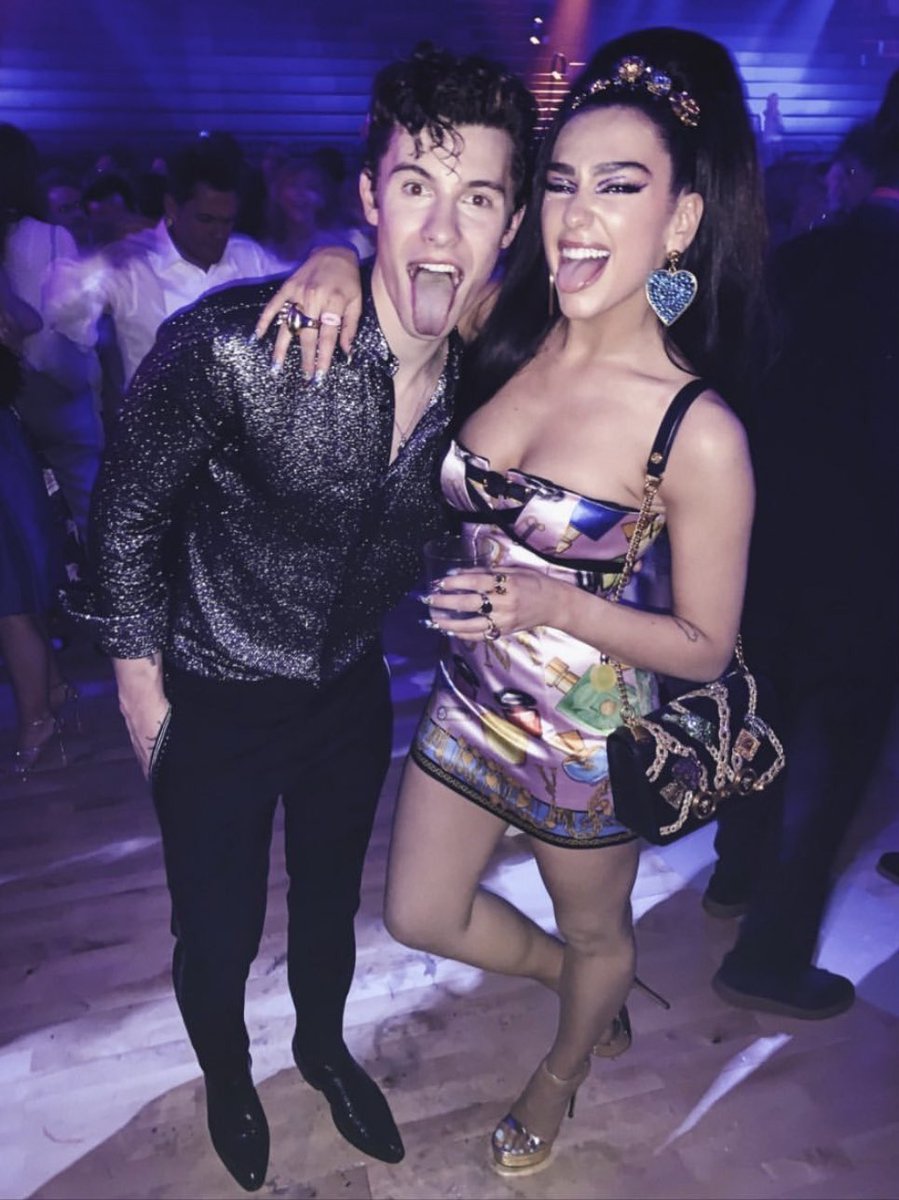 romanticomedie's tweet photo. OH MY GOD everyone stay calm OH MY https://t.co/avua6toZbz