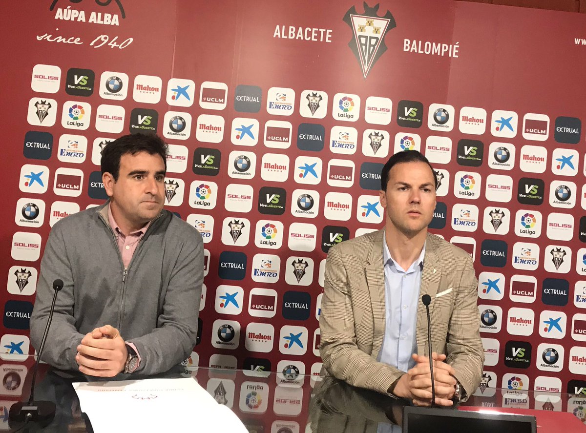 La nueva estructura del Fundación Albacete Femenino, presentada.

Carlos Del Valle ocupará la dirección deportiva y se hará una fuerte apuesta por potenciar la cantera.

✍🏼 albacetebalompie.es/noticia/presen…

#ReFundación
