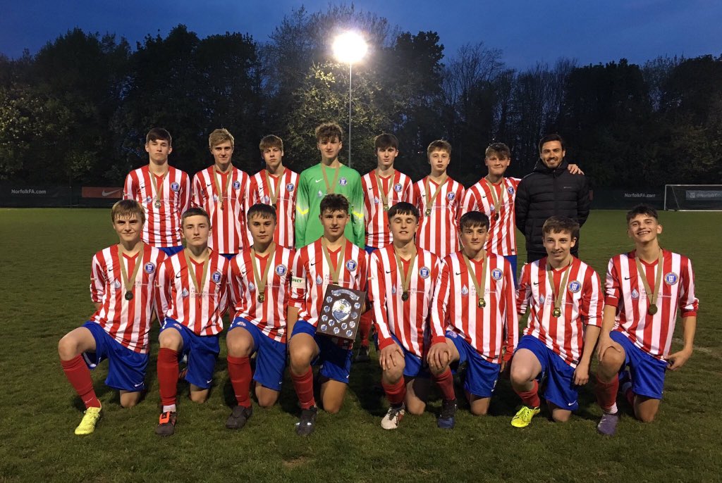 SmbonnerBonner's tweet photo. Well done Reepham high school winning the u16 schools county cup. https://t.co/gDCHoW59GI