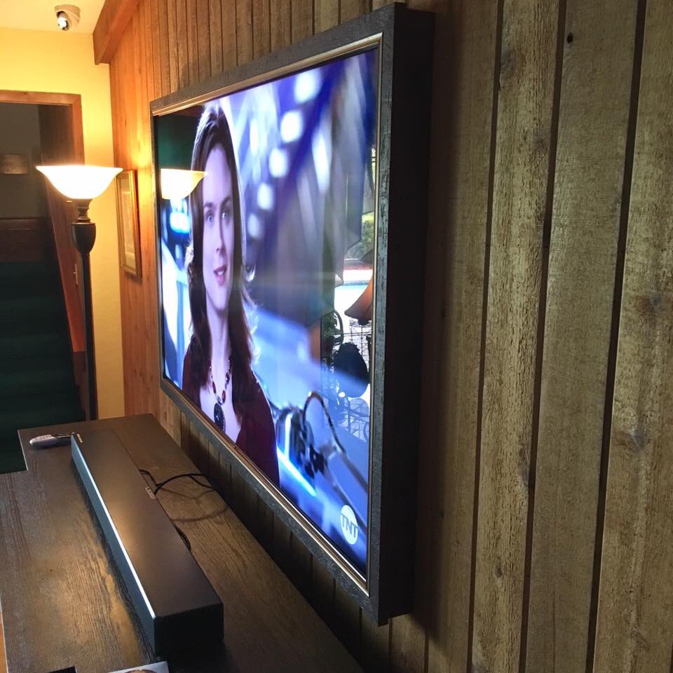 HeritageArtFL's tweet photo. Bet you never thought of framing your TV⠀⠀⠀⠀⠀⠀⠀⠀⠀⠀⠀⠀ ⠀⠀⠀⠀⠀⠀⠀⠀⠀⠀⠀⠀
Frame w/ custom sides built to meet flush w/ wall. All done in house by our pro framer ⠀⠀⠀⠀⠀⠀⠀⠀⠀⠀⠀⠀ ⠀⠀⠀⠀⠀⠀⠀⠀⠀⠀⠀⠀
#customframe #tvframe #interiordesign https://t.co/jRwhexXGTb