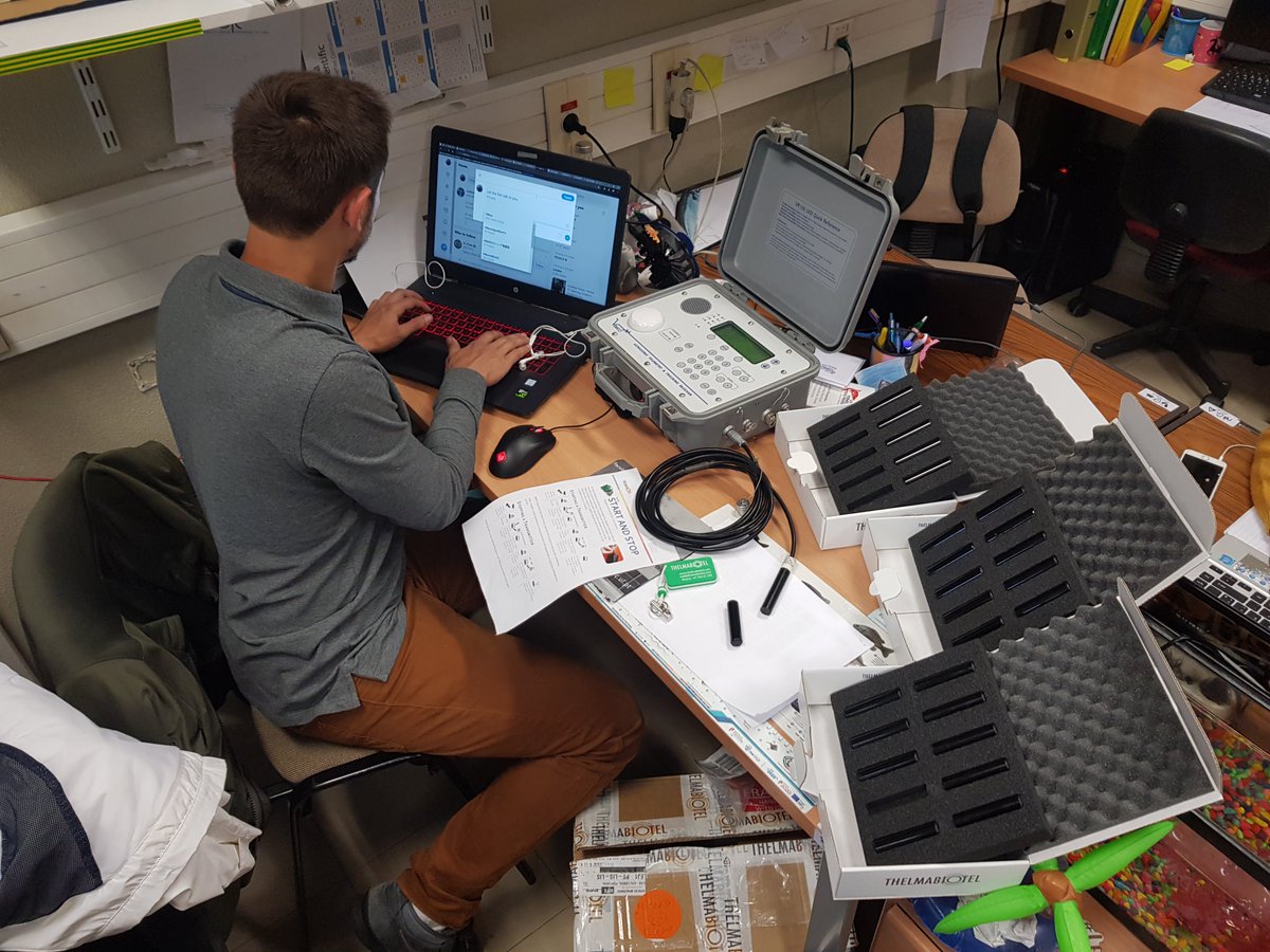 JooPedr83942357's tweet image. We are now testing the acoustic tags that will be used to follow the movements of migratory fish species
#MARE #teamLAMP #MigratoryFish
Estamos agora a testar os transmissores acústicos que vão ser utilizados para seguir os movimentos de peixes migradores