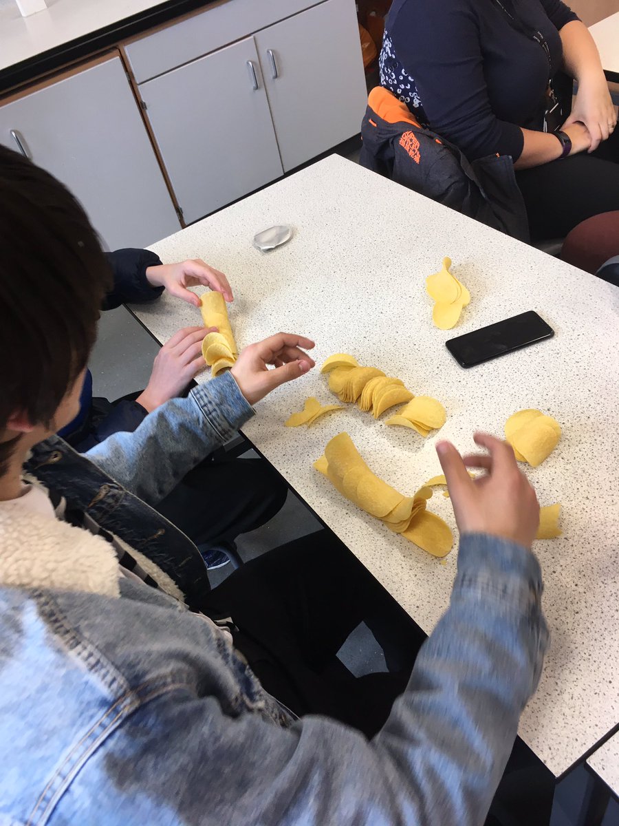 DennyHighSTEM's tweet image. Who said problem solving isn’t tasty?! #pringlechallenge #STEMClub