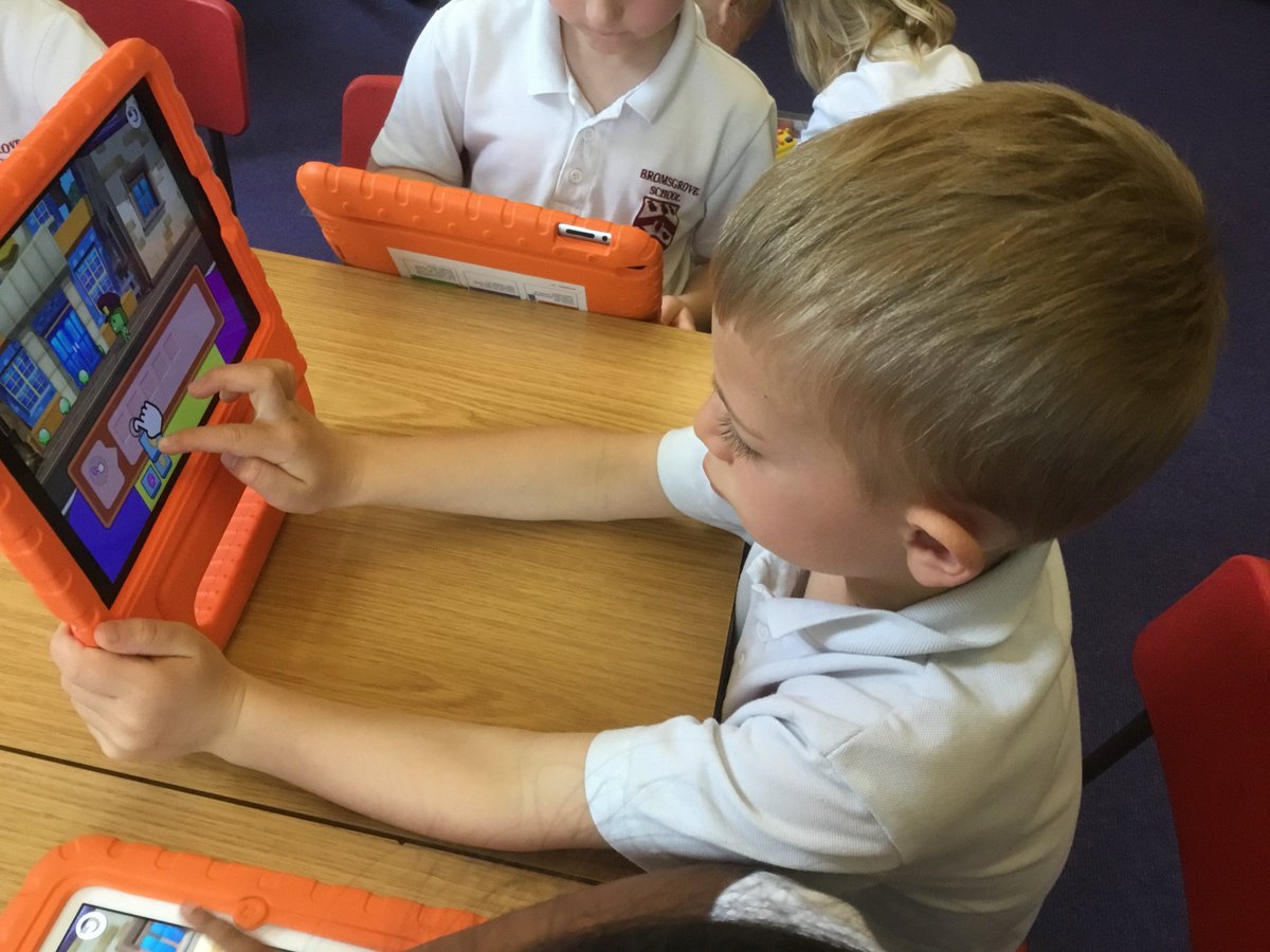 BromsPrePrep's tweet image. The children in Reception have been busy practising their coding skills on the iPads and by programming the Bee-bot floor robot to reach different London landmarks.
#BromsReception #EarlyYears #SchoolCoding #SchoolICT