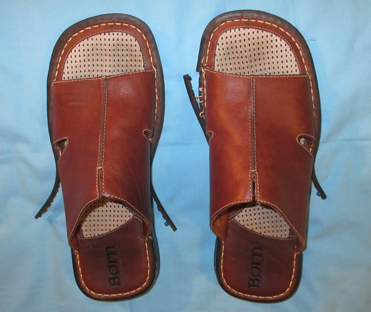 nextstop1derlan's tweet photo. DO NOT buy any footwear from @BornShoes. I recently had another pair of men's leather slides come apart. This also happened several years ago with a similar pair of Born slides. I now see that Born has VERY serious quality issues. See for yourself @ https://t.co/V8Tpwt6qx3. https://t.co/tSvJRzORYs