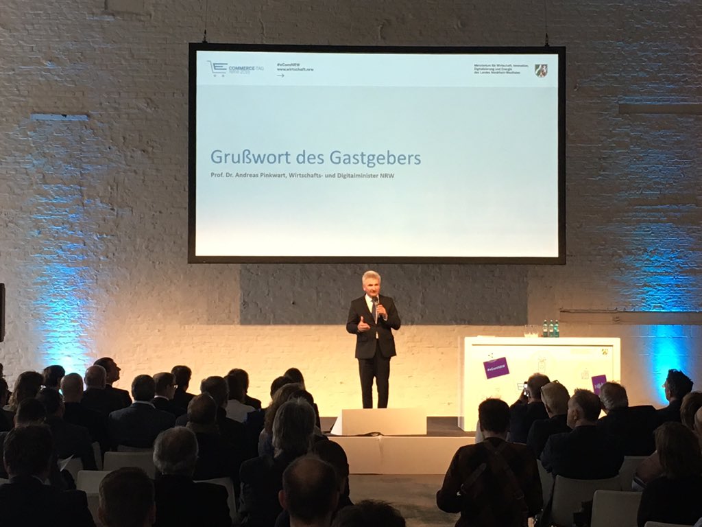 WirtschaftNRW's tweet photo. Auftakt zum eCommerce-Tag #NRW 2019 mit Minister @A_Pinkwart und Oberbürgermeisterin @HenrietteReker. Min. Pinkwart: „Digitalisierung bedeutet immer auch Investitionen. Sie, der Handel, müssen den Wandel aktiv gestalten und die Chancen nutzen.“ #eComNRW https://t.co/0Tt0ofCJhi