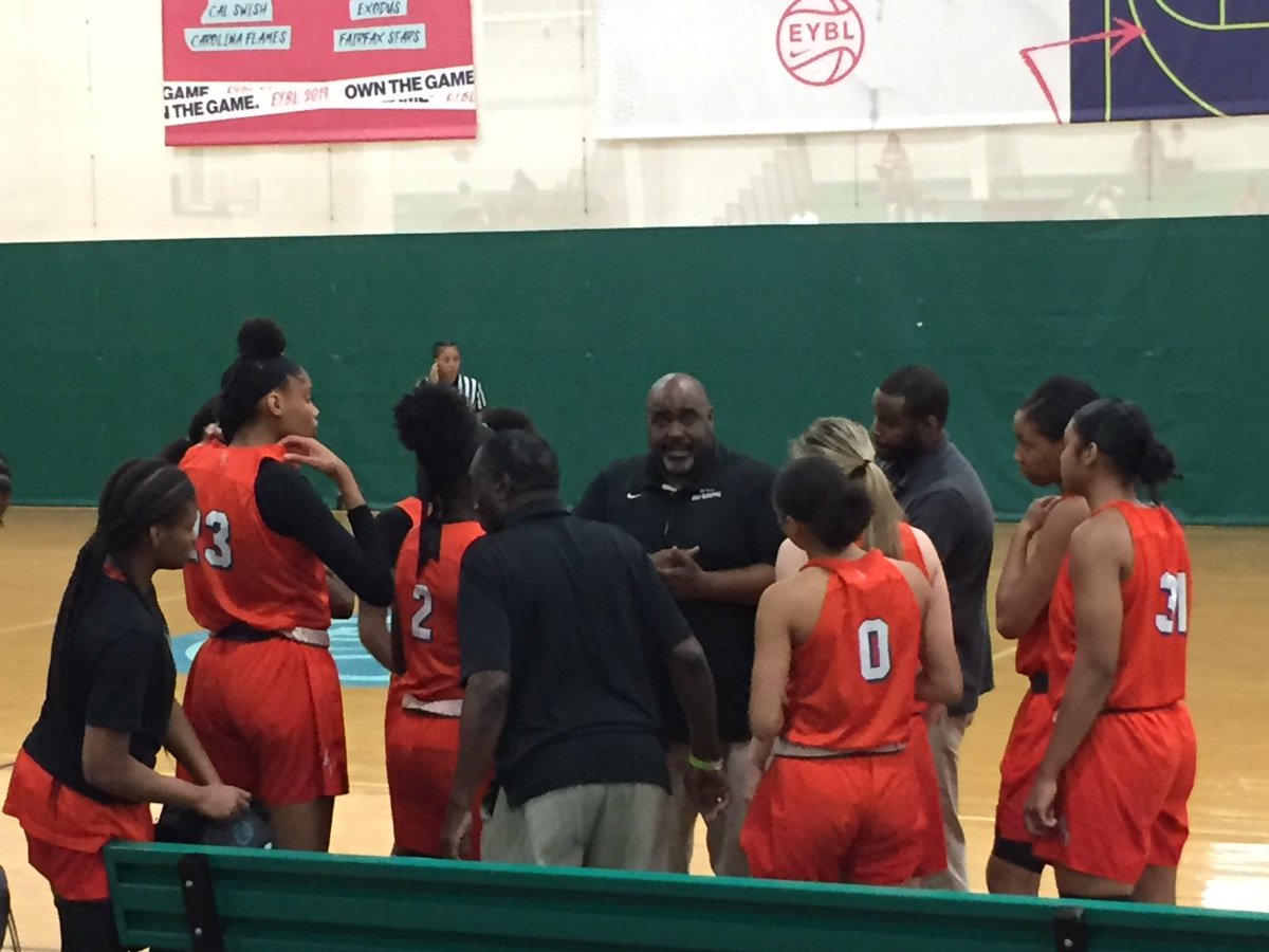 nakiaj_hooplife's tweet image. It’s that time again. Go Get em’ Sakima work hard. #sameRythm, #sameForm  Getting Ready 4 battle Reppin#23 #AllOhio17uBlack #GymRats