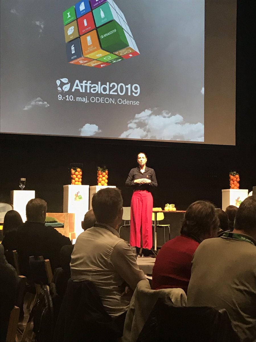 clausjorgensen's tweet photo. Verdensmål og affald - to emner der skal gå hånd i hånd. Mindre #afbrænding og mere #sortering og #genanvendelse. Årsmøde i @DkAffald #dkgreen https://t.co/pwgW9ZtVLA