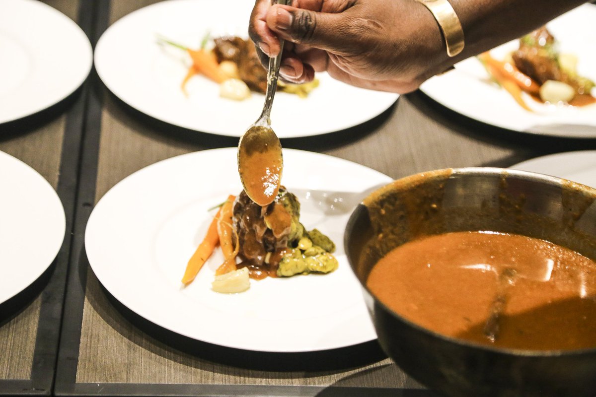 FasMagazine's tweet image. Throwback to that time when award winning Executive Chef Maven Mayaven Alankalee (@chef_alan) of Melia Zanzibar invited #FASmagazine into his kitchen to see the art of creating fine dining. Here in action he creates 3 mouth watering gourmet dishes. Photo by @ShellinaE