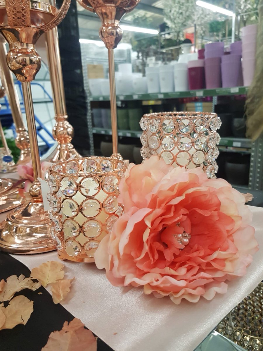 Our range of crystalware can be matched up with most colour schemes to create beautiful centre pieces for weddings and events.
But, which would you choose: #Silver #Gold or #RoseGold? 🤔

Visit your nearest store and be inspired:
whittingtons.biz/stores

#WeddingHour #VenueDecor