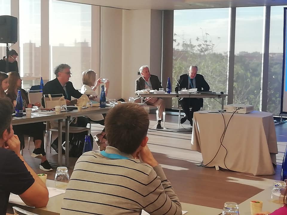 CongresoSENP's tweet photo. Inauguración del taller teórico-práctico de broncoscopia flexible a cargo del Dr. Pérez-Frías y el Dr. Antón Pacheco #congresoneumopediatria #senpmadrid #senp https://t.co/BR1V5G8iA9