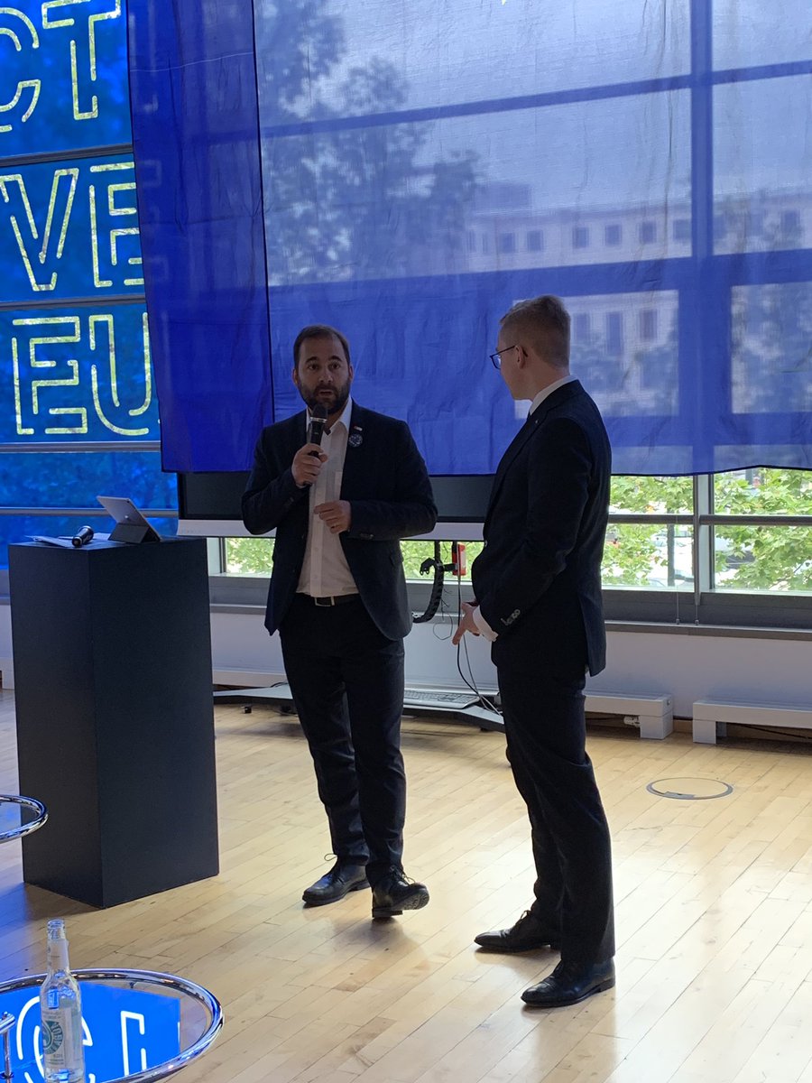 Heute zum #Europatag wird beim <a href="/Der_BDI/">BDI</a> mit MdBs, wie @Philipp_Amthor und <a href="/jschraps/">Johannes Schraps</a>, und Kandidaten für die Europawahl diskutiert und debattiert. Danke für die Einladung. #WhichEurope #Europa #Europawahl2019