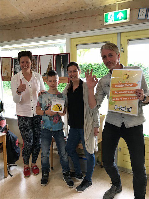 Tijdens de Techniekdag de Liemers kon je bij de stand van B-Bot meedoen aan een prijsvraag. Eros Staring van Montessori IKC De Groene Ring in Duiven is de gelukkige winnaar. Hij wint een B-Bot en een workshop programmeren voor de hele klas. <a href="/DeGroeneRing/">De Groene Ring</a> <a href="/vnoncwmidden/">VNO-NCW Midden</a>  <a href="/BeeBotNL/">Bee-Bot</a>