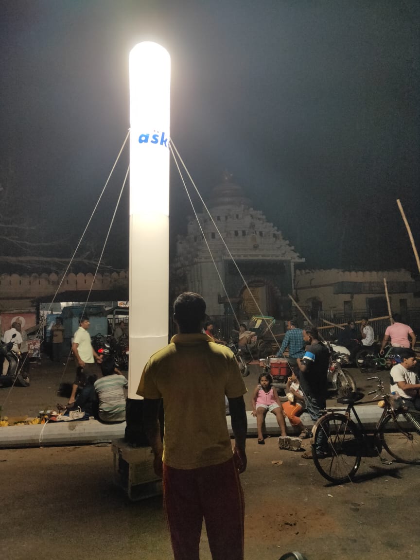 BijayKumarShar7's tweet image. Odisha Fire Service lighting the streets of the holy city of Puri. #CycloneFaniAftermath @CMO_Odisha